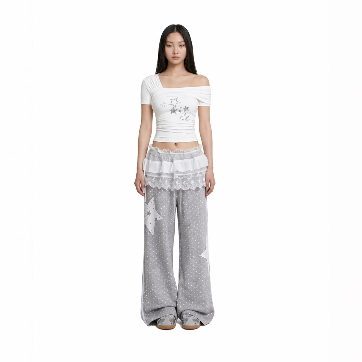 Y2K White Off-Shoulder Star Graphic Top – Slim Fit Asymmetrical Tee
