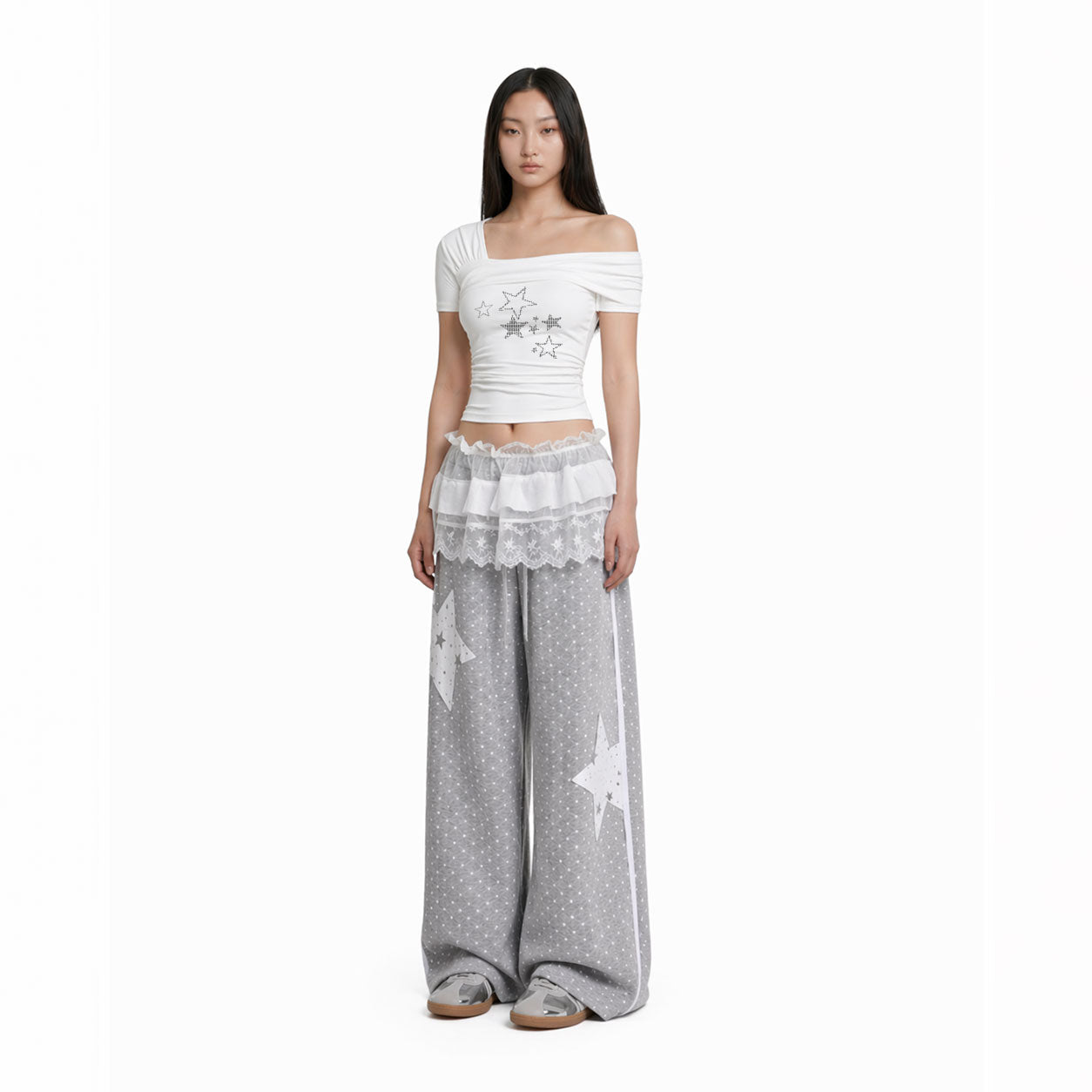 Y2K White Off-Shoulder Star Graphic Top – Slim Fit Asymmetrical Tee